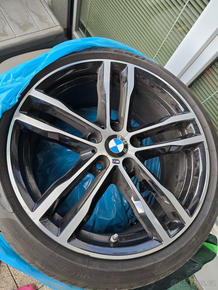 Originál kola BMW R19 704M s pneu dvourozměr