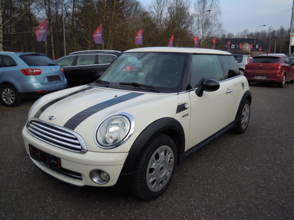 Mini Cooper 1.4i 95koní r.v.9/2008