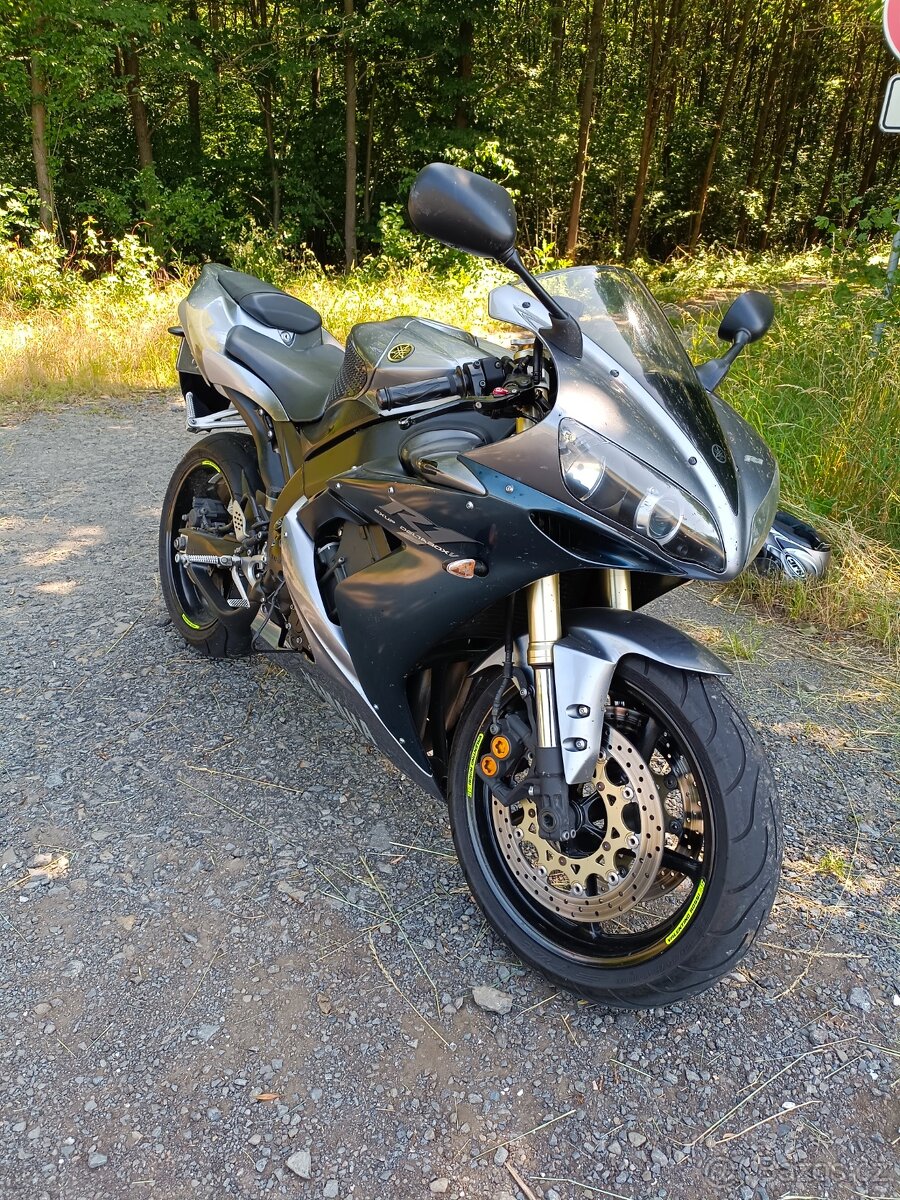 Yamaha YZF R1