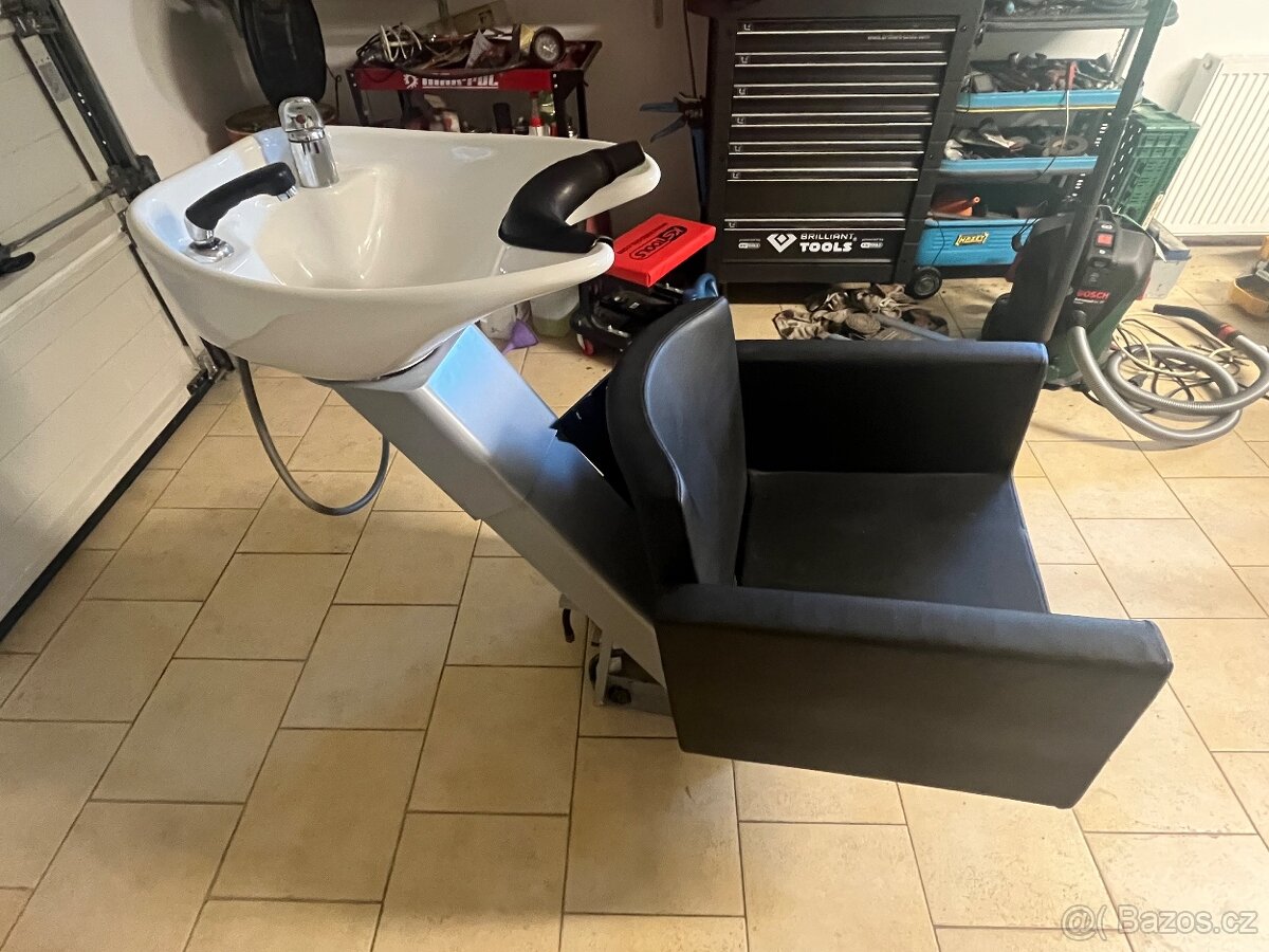 Mycí box do kadeřnictví