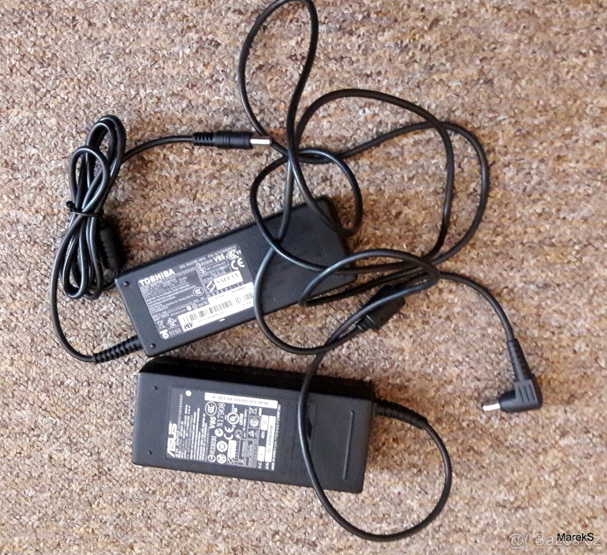 ASUS Toshiba Fujitsu nabíječka KVALITNÍ 65w a 90w originál -