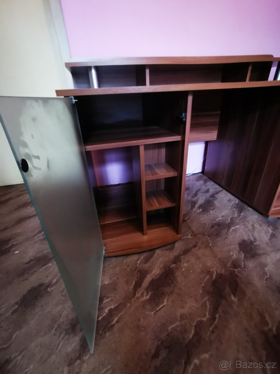 Psací stůl