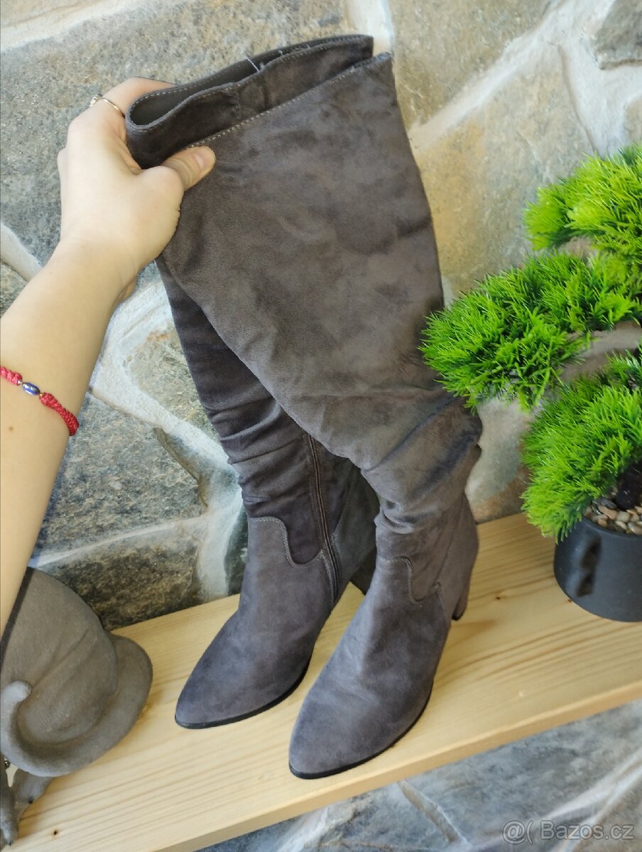 Stylové dámské kozačky