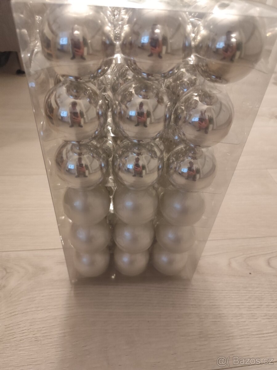 Vánoční skleněné ozdoby