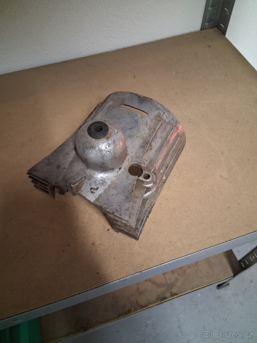 Kryt karburátoru jawa 175 356