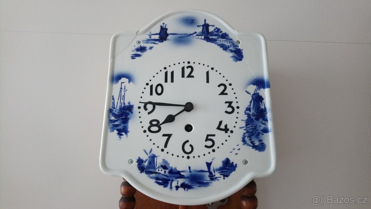 nástěnné hodiny