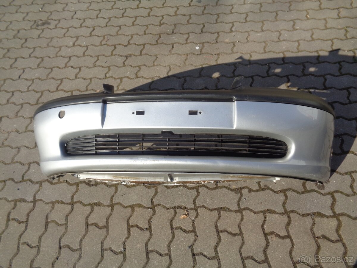 Opel vectra B přední nárazník GM 90464527
