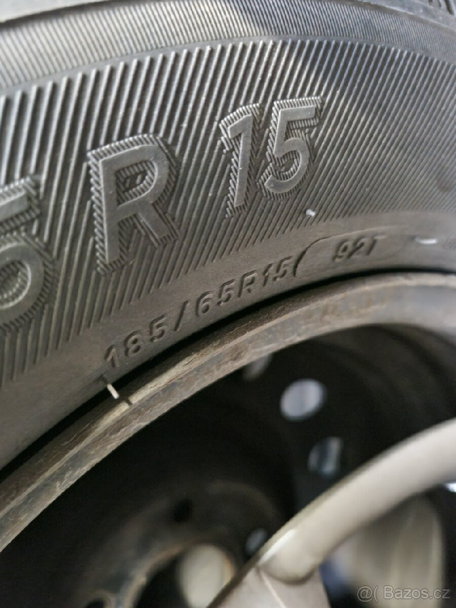 Disky s pneu Hyundai 185/65 R15 92T, rozteč 5x114,3