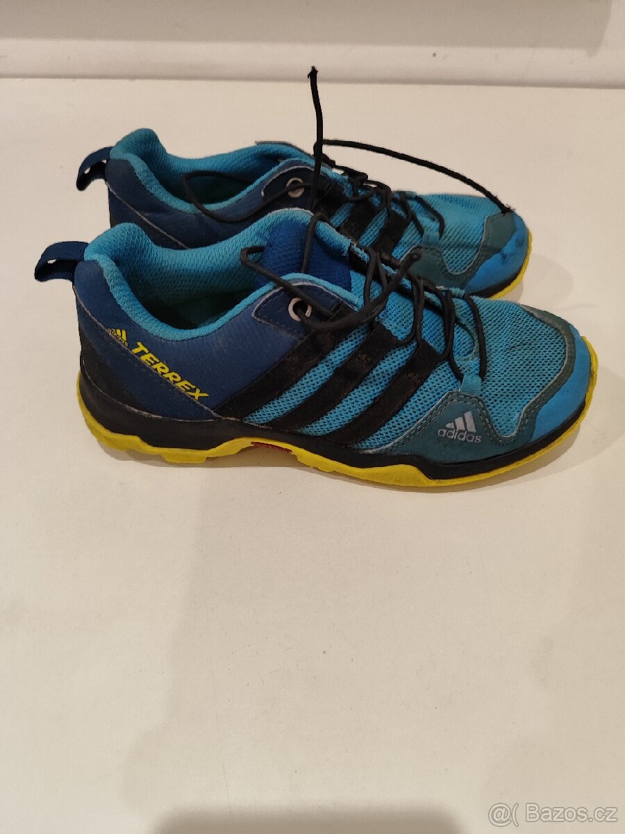 Treková obuv Adidas Terrex, vel.32