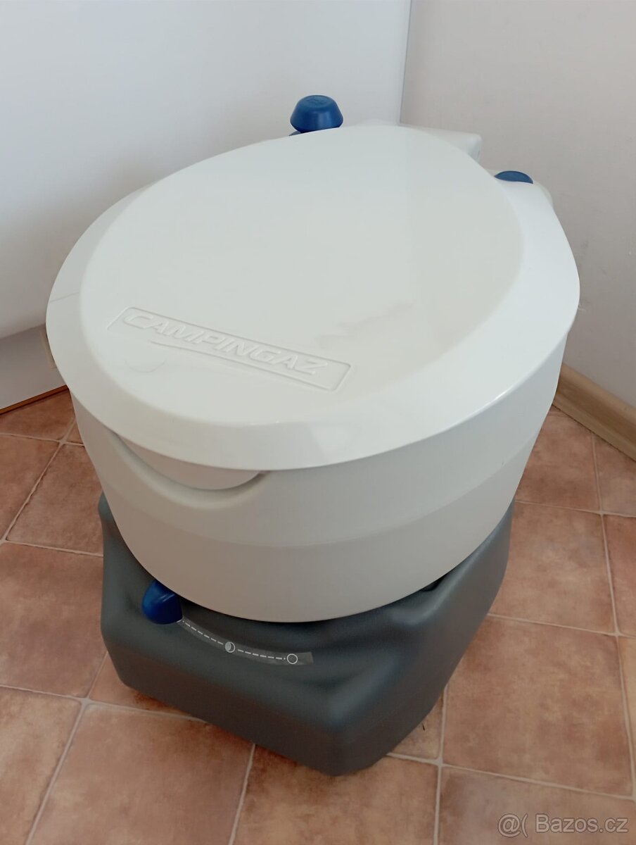 Chemická toaleta