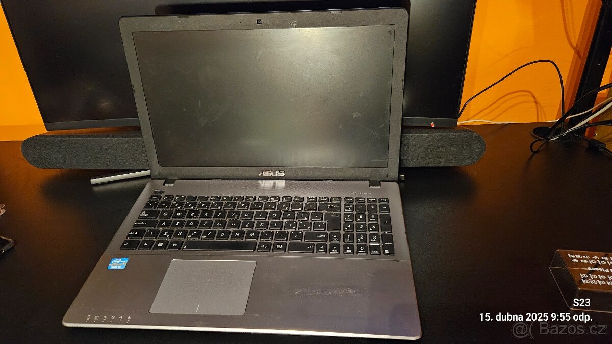 Asus X550C na díly