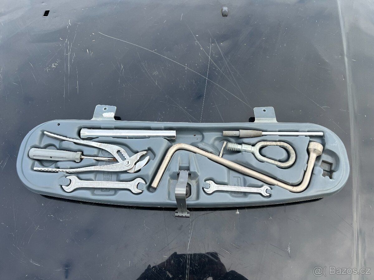BMW E46 4válec benzin výbava nářadí