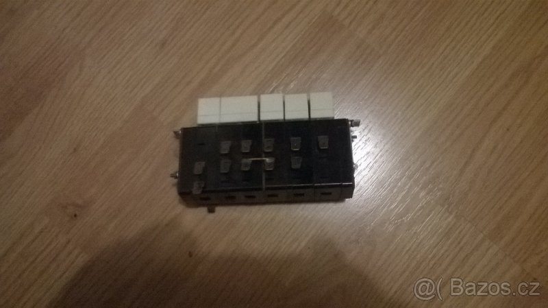 Prodám novou sadu 5 tlačítek