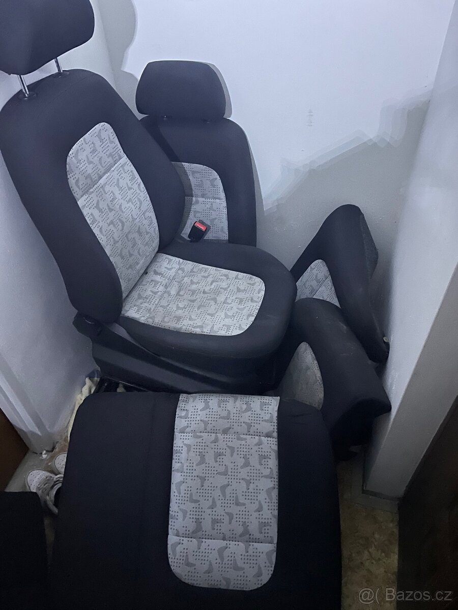 Sedačky Škoda Fabia 1