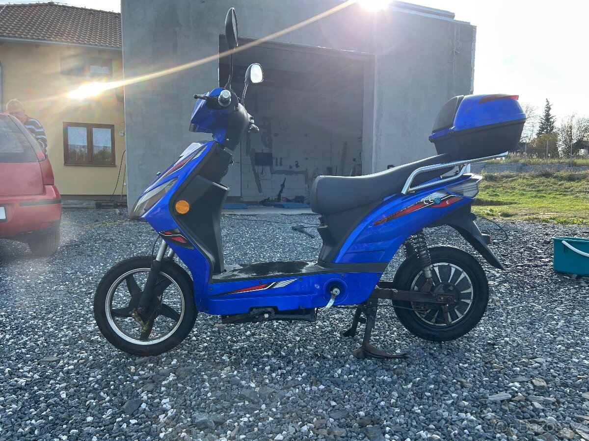 Elektrický skútr