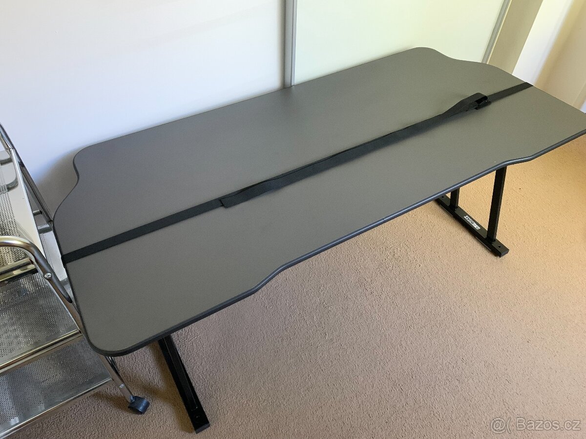 Set pro spaní s HPL deskou, sklopné konzoly, plynové vzpěry