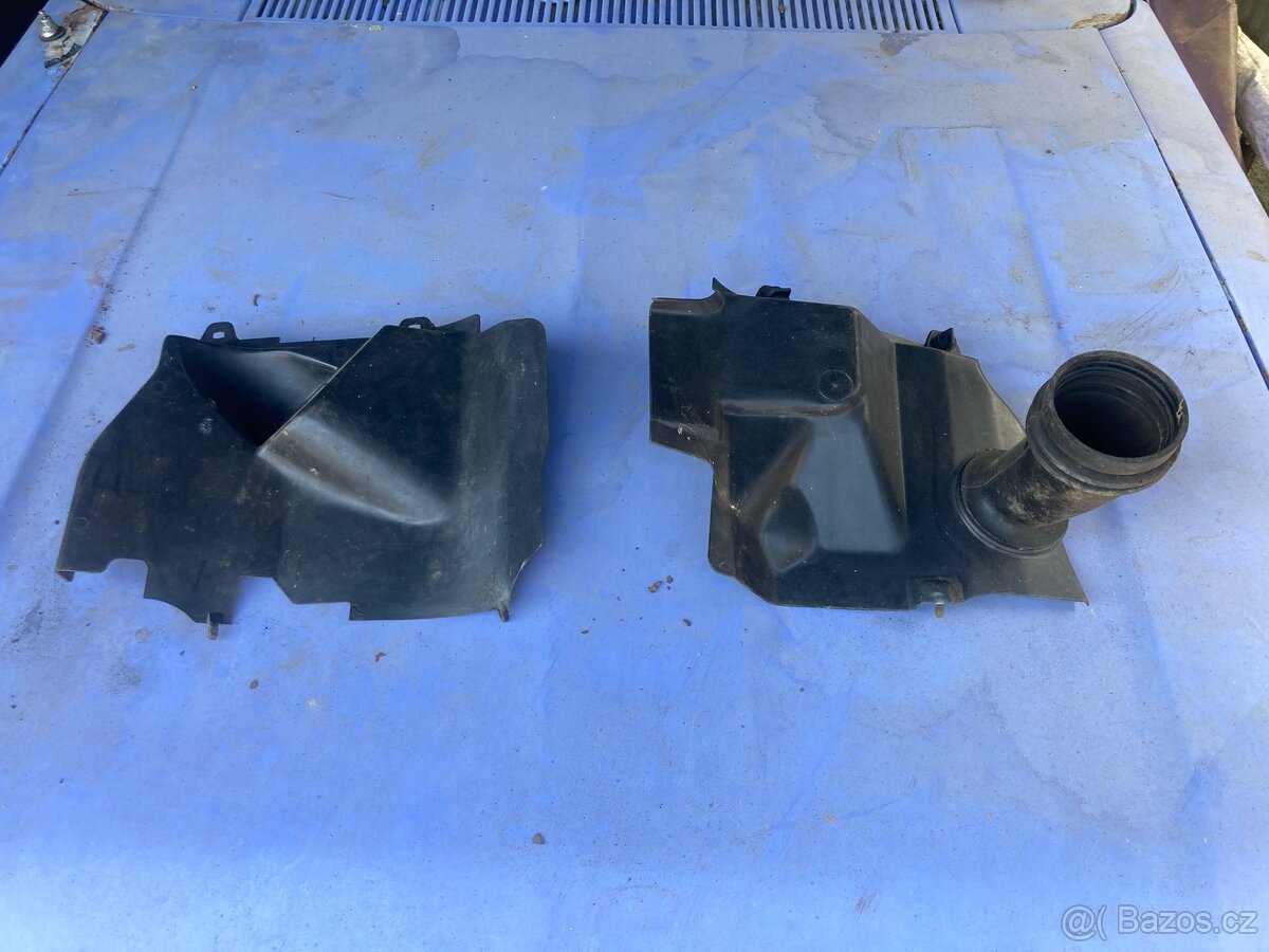 BMW E30 kryty světel