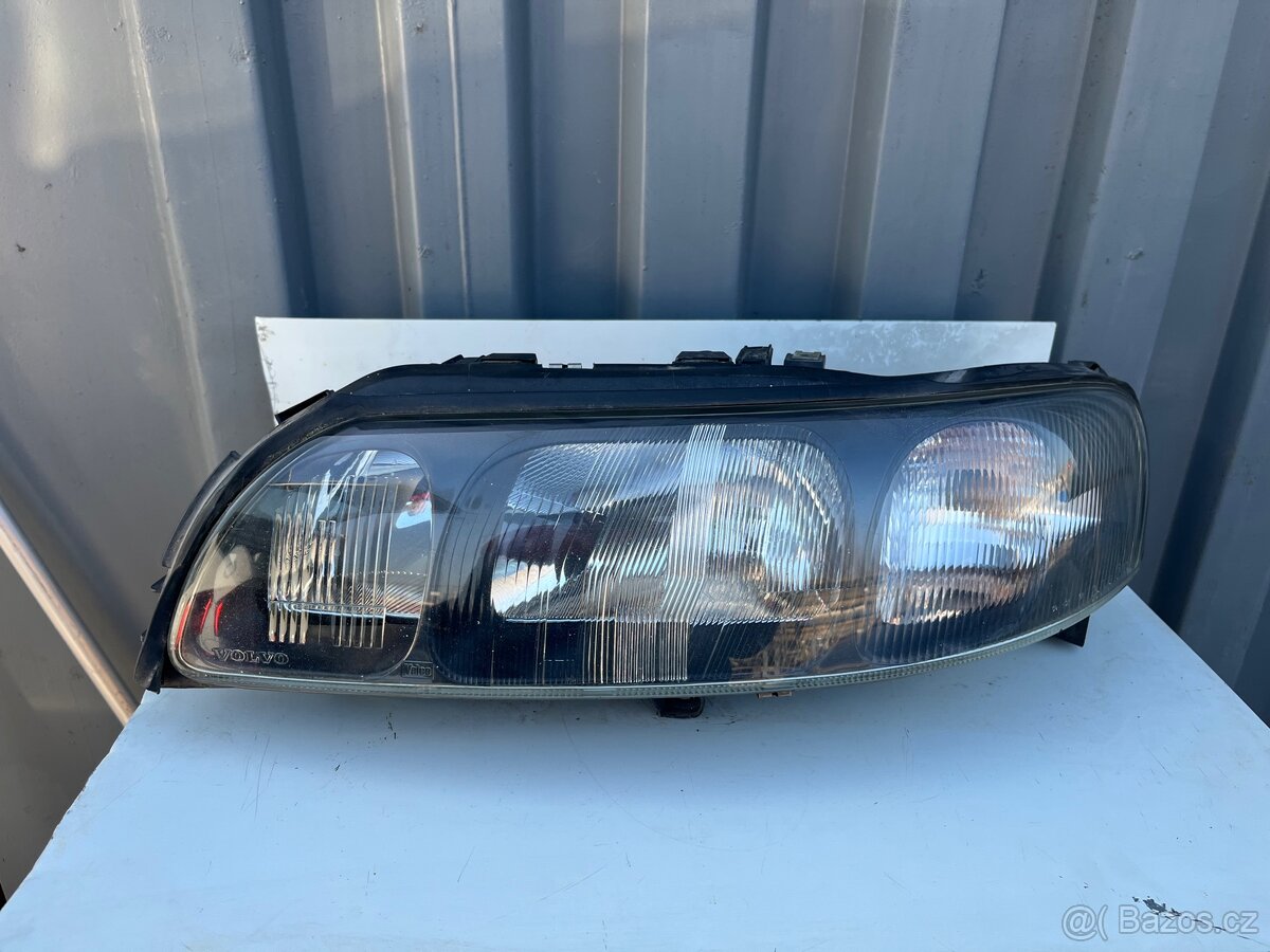 Přední světlo halogen S60, V70, XC70