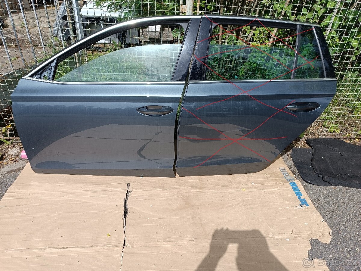 Skoda Octavia IV combi - boční dveře, zpětné zrcátko