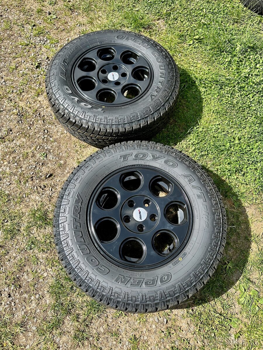 TOYO OPEN COUNTRY A/T PLUS 215/75 R 15 100 T TL - CELOROČNÍ