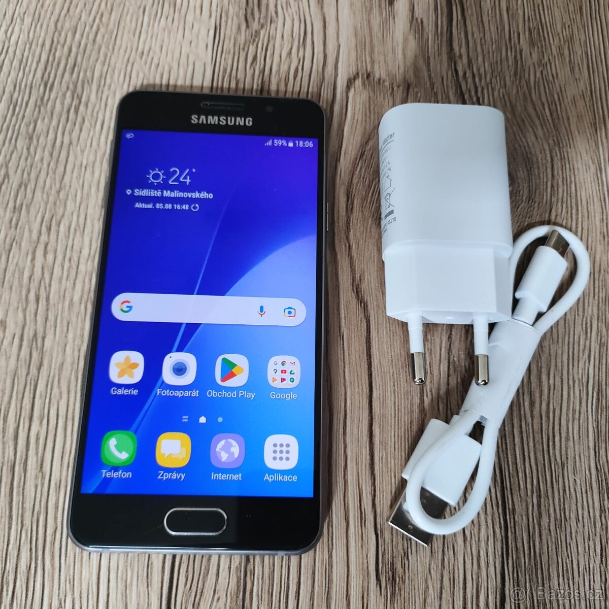 Samsung Galaxy A3 (2016)-4,7" Super AMOLED /LTE,GPS