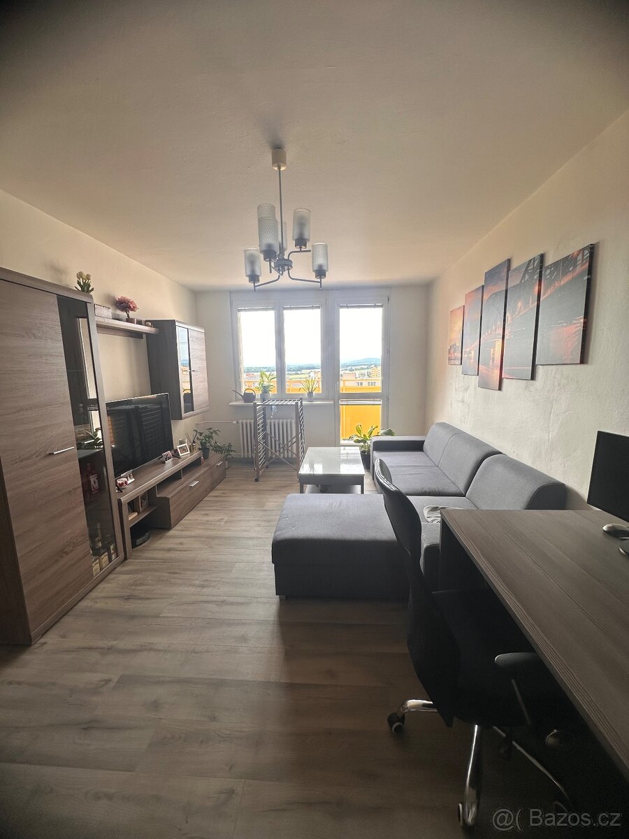 Pronájem bytu 2+kk s 2 balkony – 50 m², 11. patro