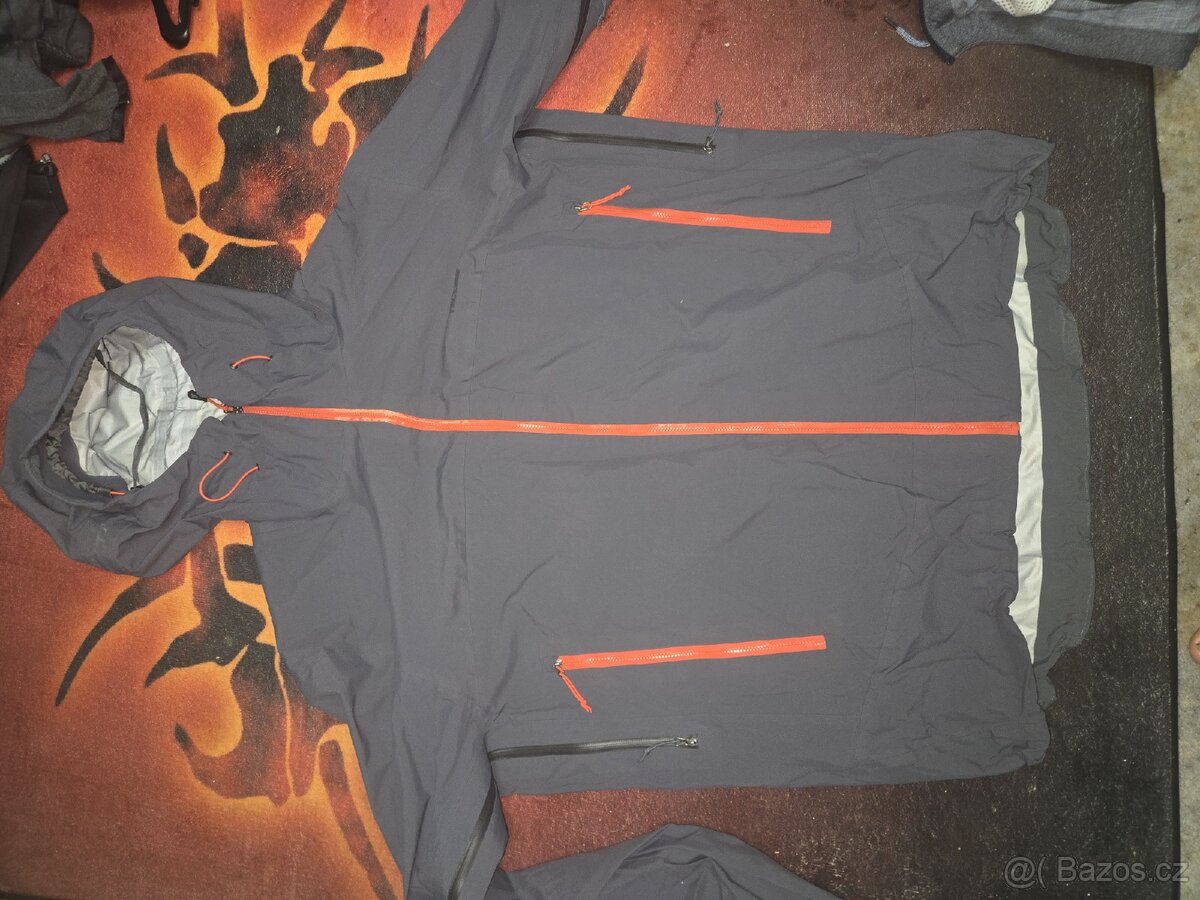 The North Face bunda j.goretex vel . XXL stav 8/10 , stav vi