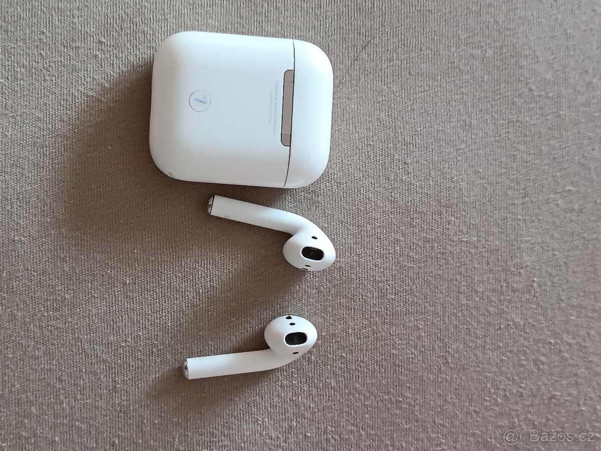 ⚙️ AirPods 1. generácie – nefunkčný set (na diely) Predám Ai