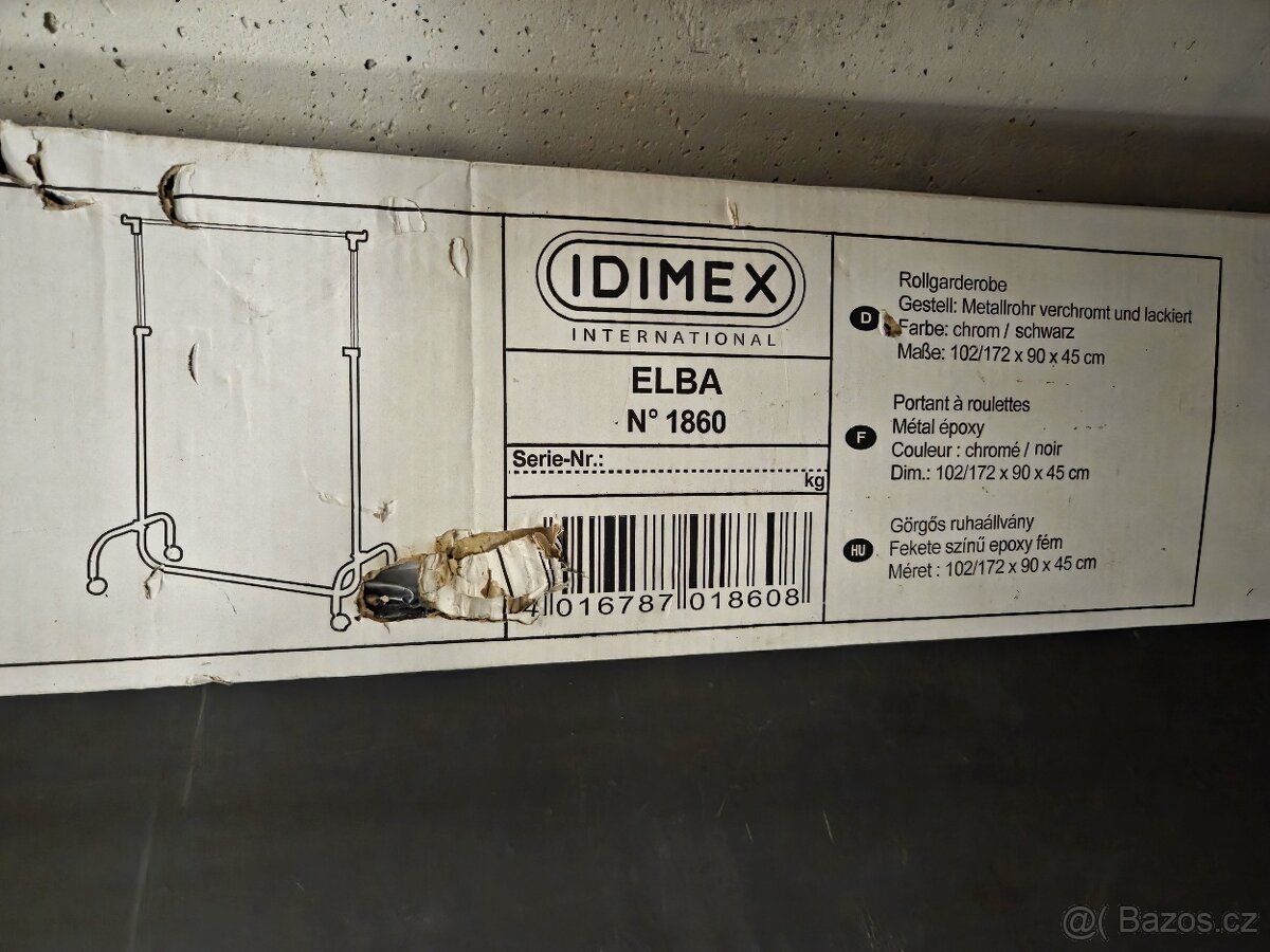 Přenosný věšák na ramínka