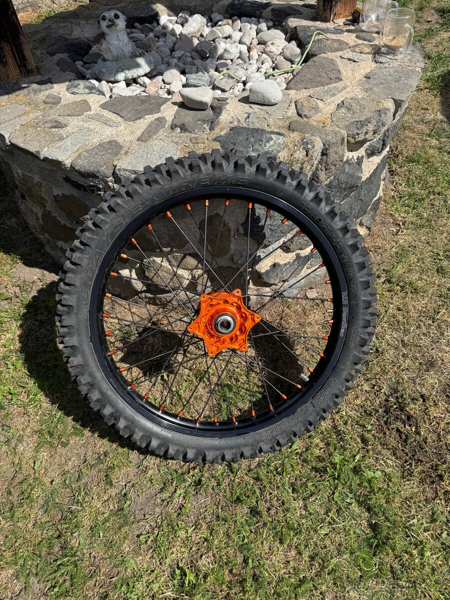 Ktm přední kolo