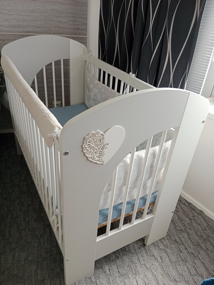 Dřevěná postýlka