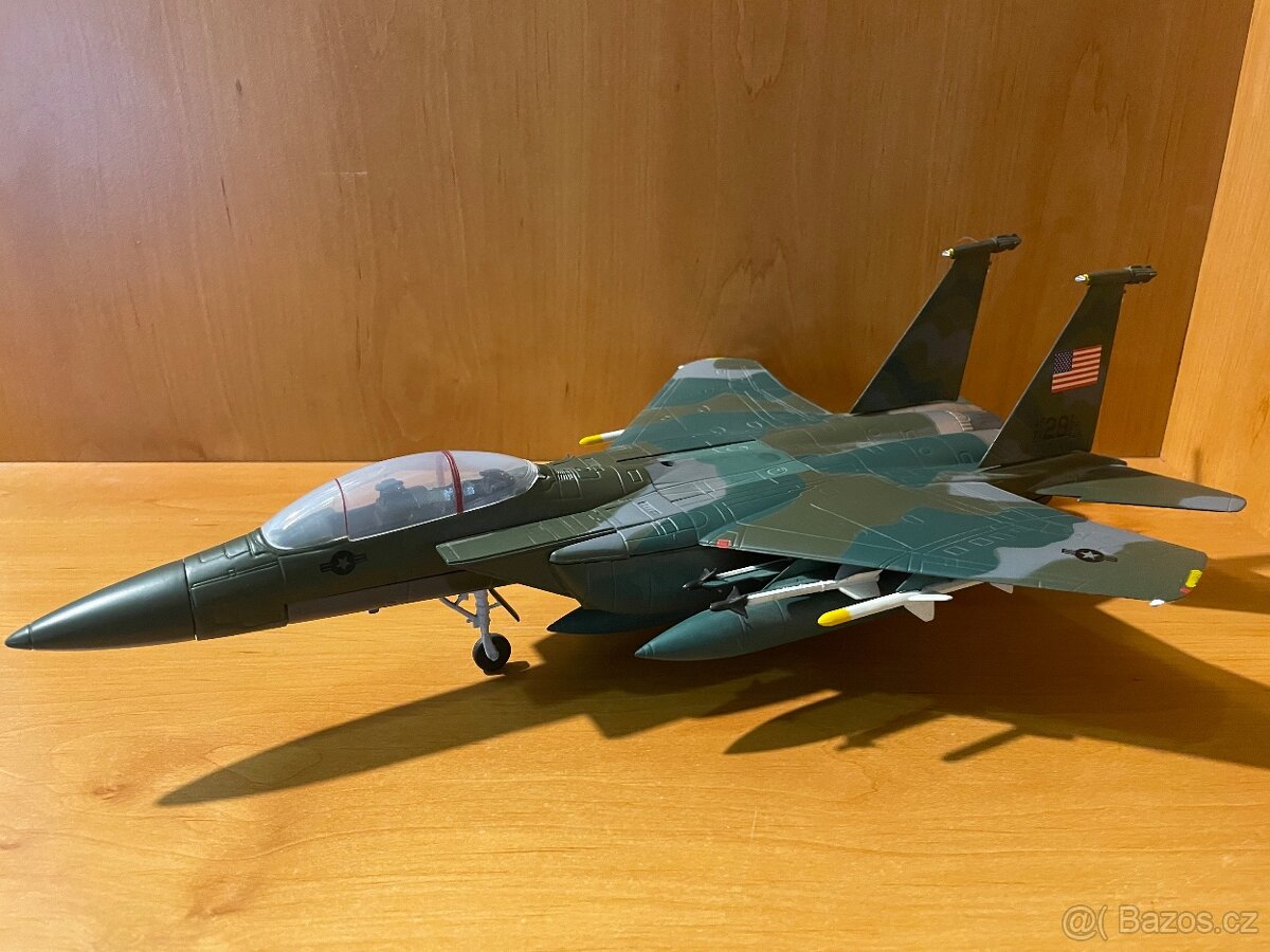 F-15 Eagle - velký stolní zapalovač