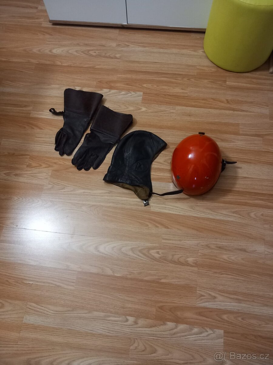 Helma, kukla, rukavice retro