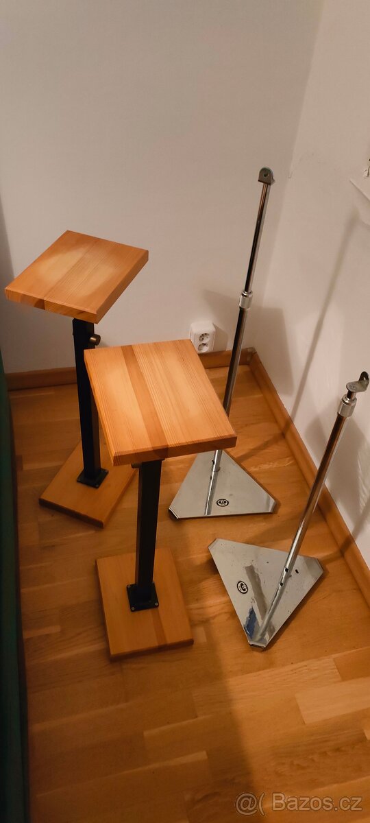 Stojany na reproduktory