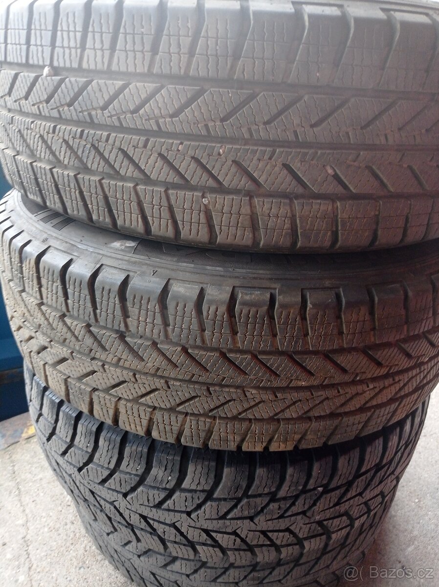 205/65 r16 C zimní 107/105T