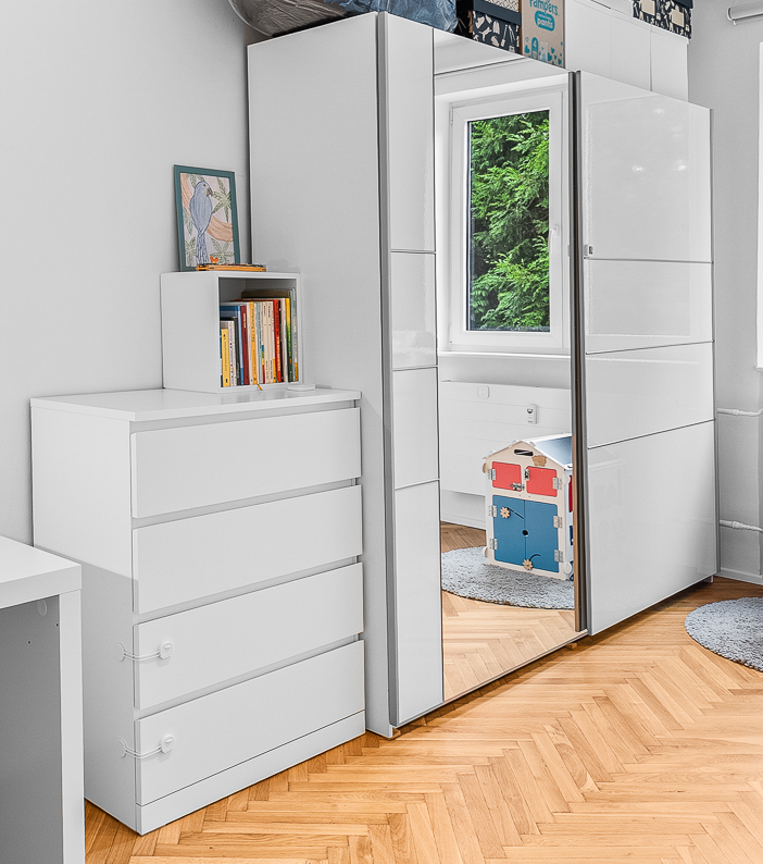 Velká šatní skříň Beta 220x210cm - posuv+zrcadlo