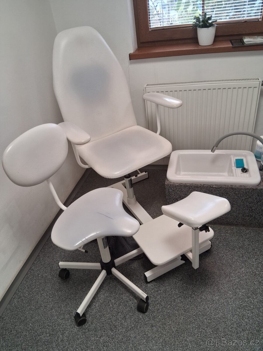 Pedikérské křeslo