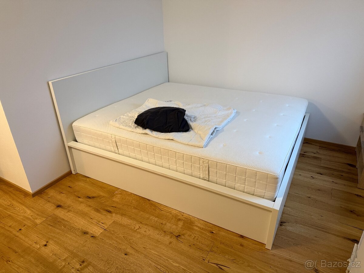 Postel IKEA Malm 180x200
