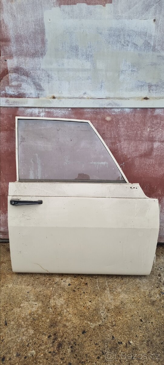 Wartburg 353 pravé přední dveře