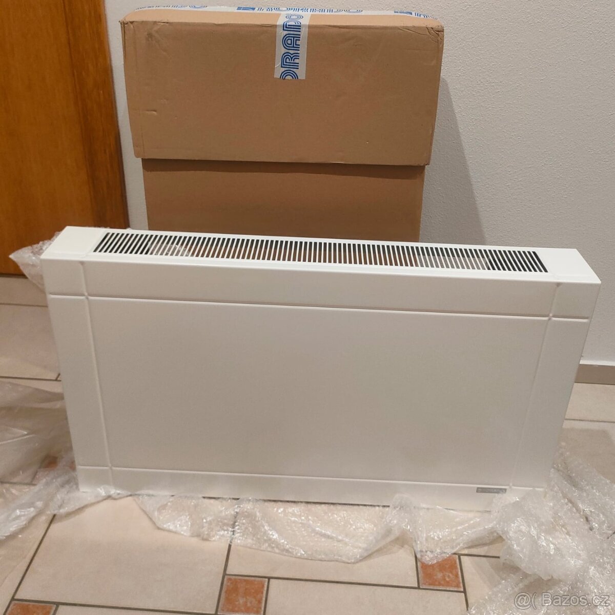 Nástěnný radiátor Korado KORAWALL- 800/450/120mm Levý