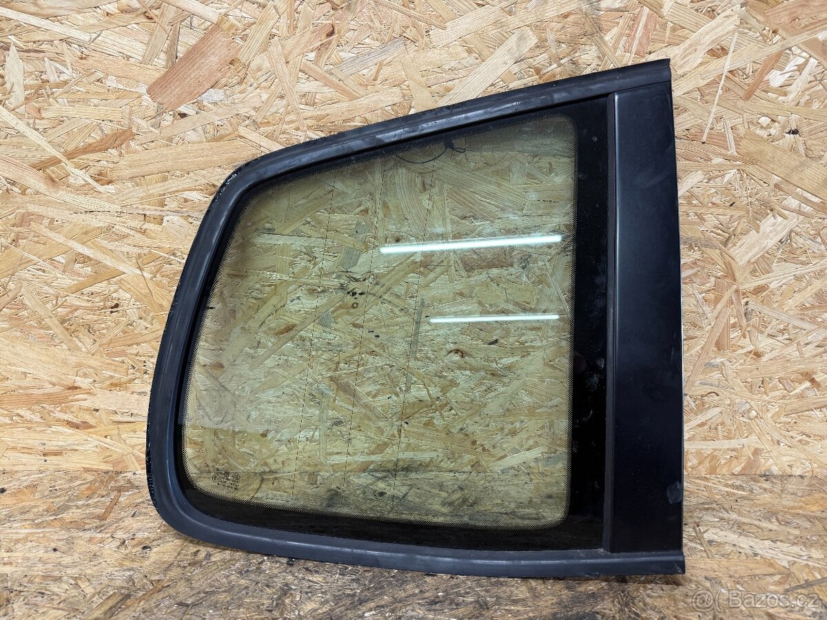 ZADNÍ PRAVÉ VNITŘNÍ OKNO VW TOURAN 1T3