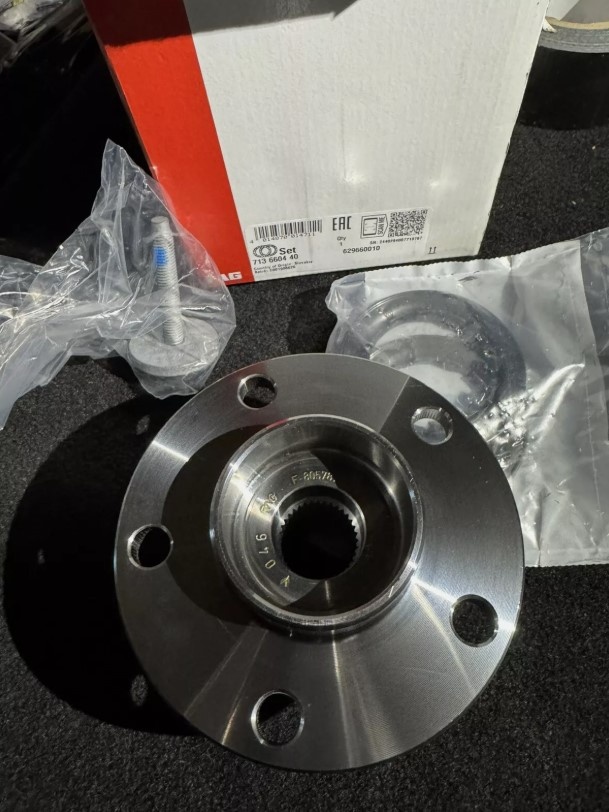 FAG 713660440 Sada lozisek kol VOLVO