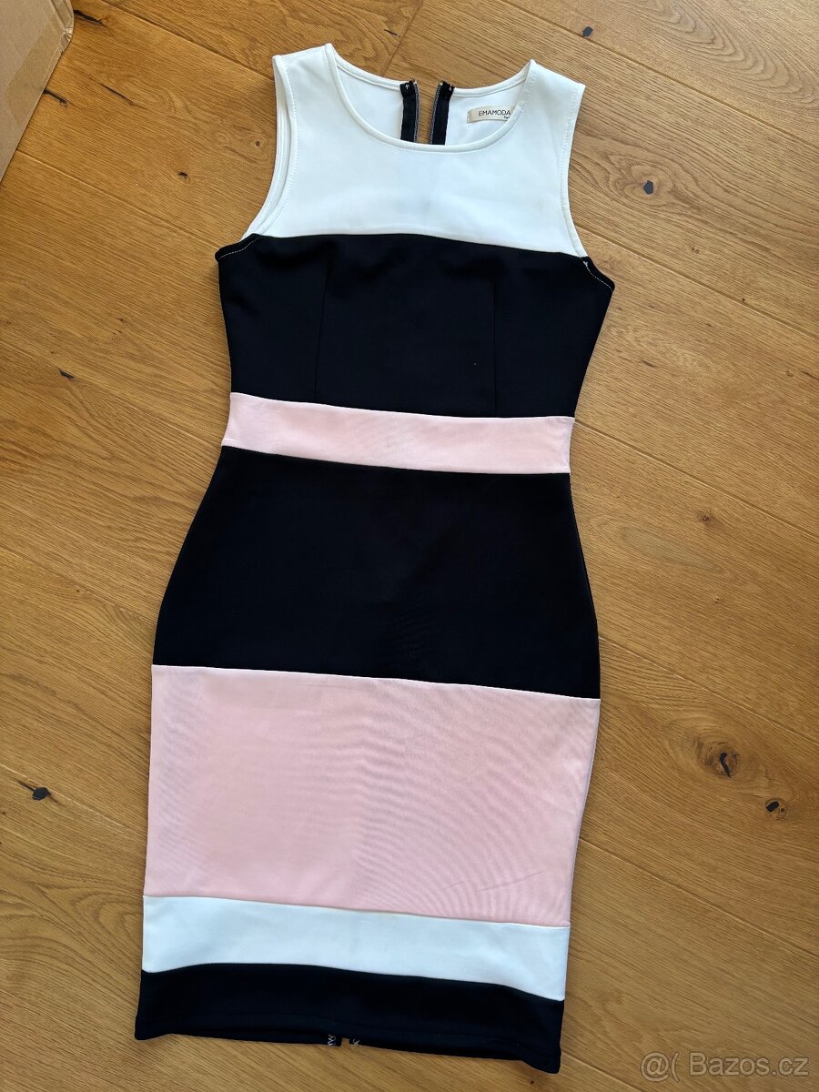 Pruhované vintage šaty