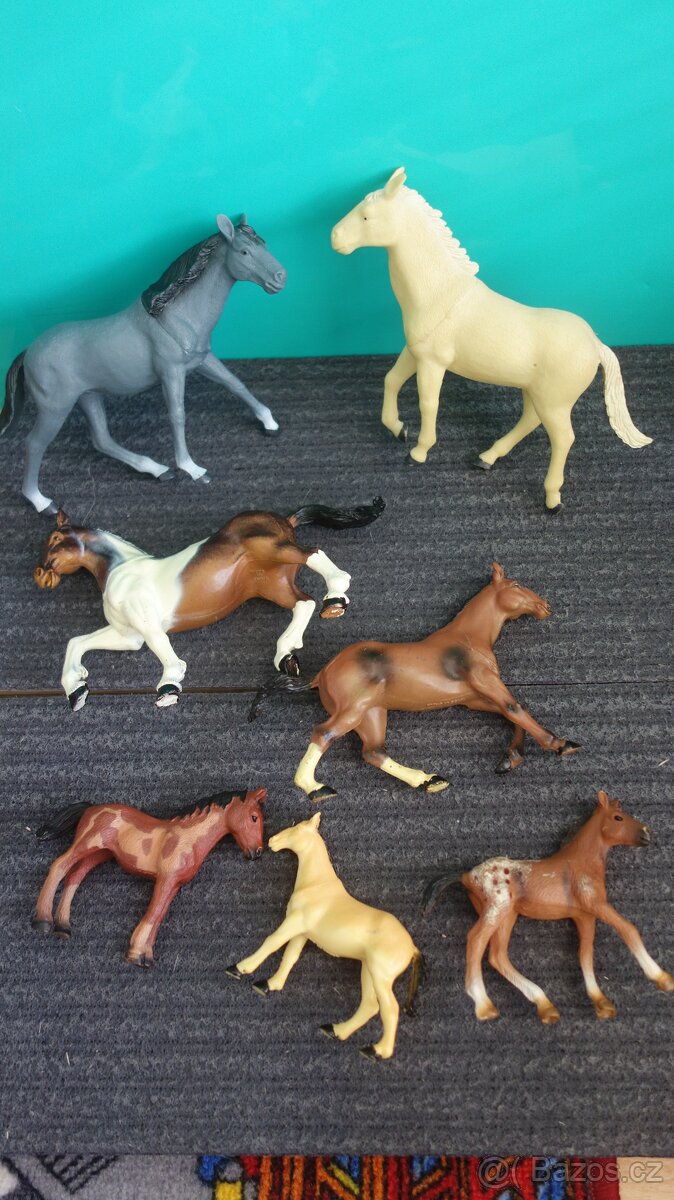 Figurky koně