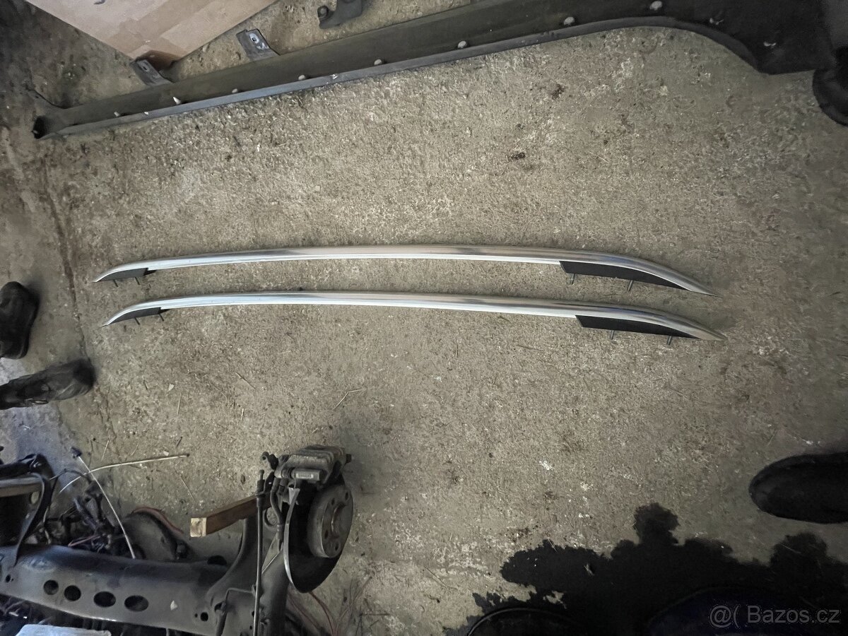 6F9860026G a 6F9860025G hagusy - střešní nosič Seat Arona
