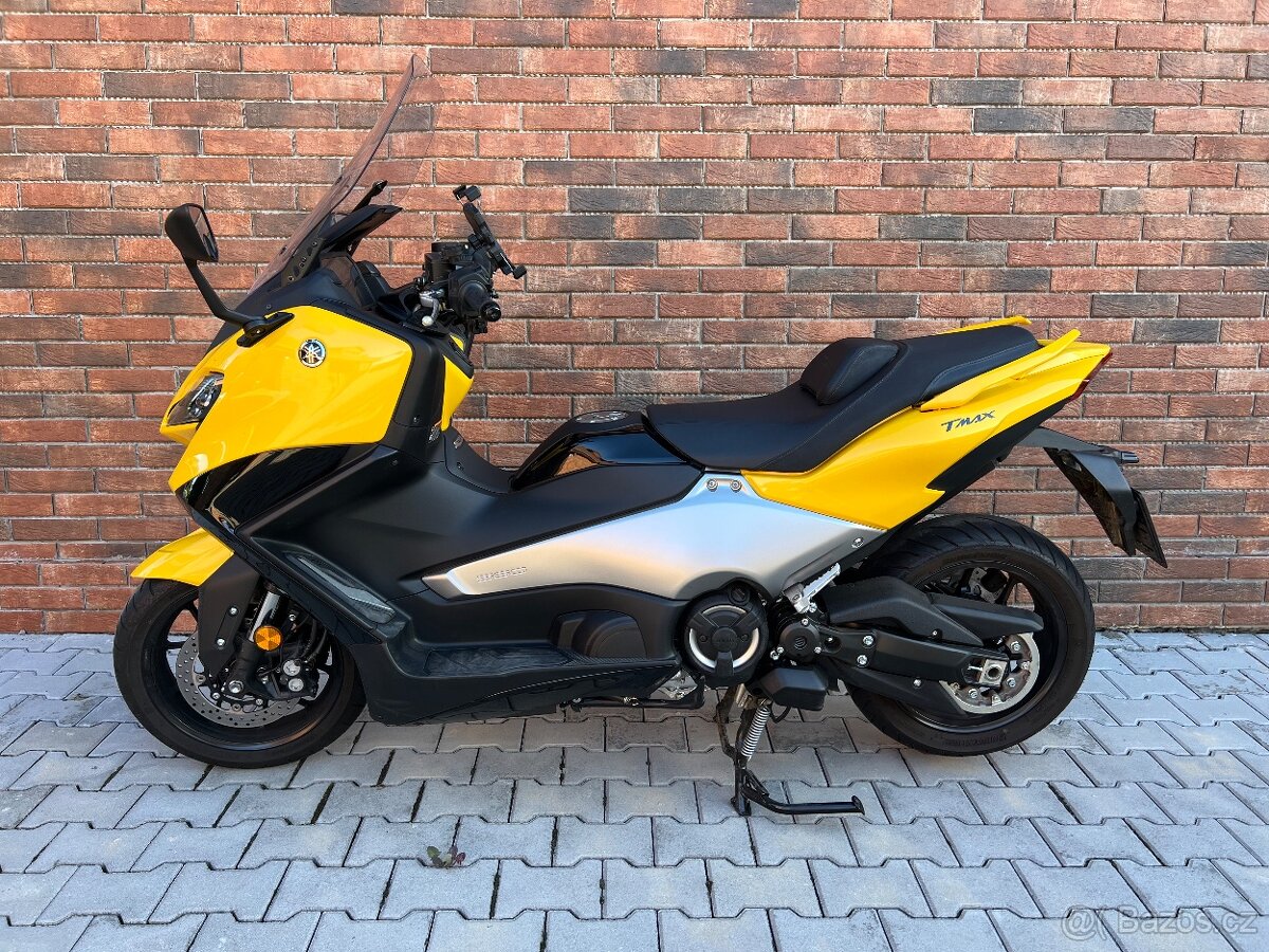 Yamaha T-Max,2022,3000 km,koupeno v ČR