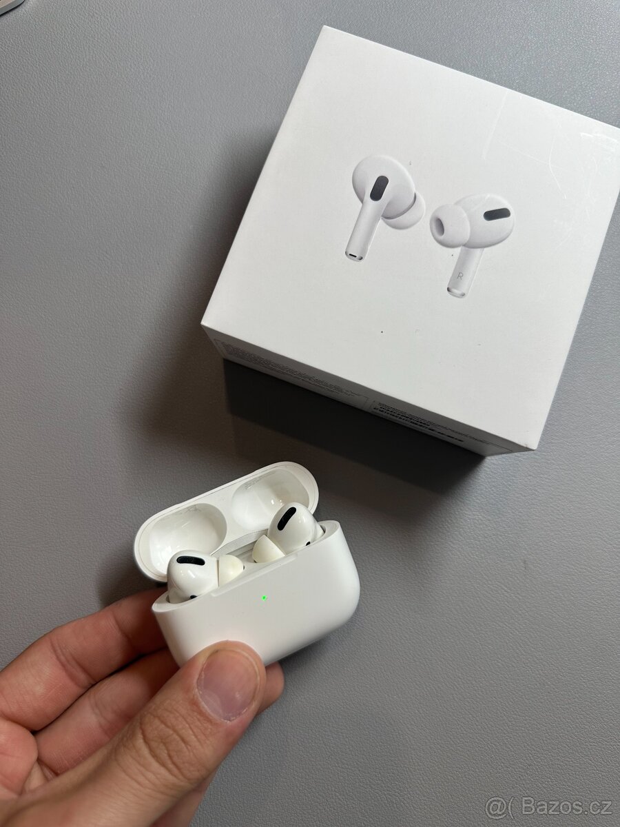 Apple AirPods 1st gen.
