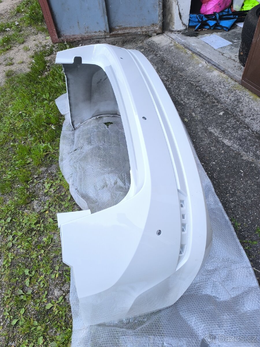 Škoda Octavia 4 zadní nárazník