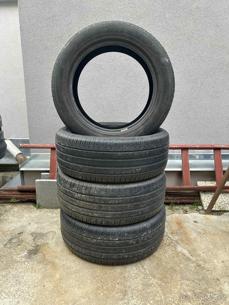 Pneumatiky (235/55 R18)