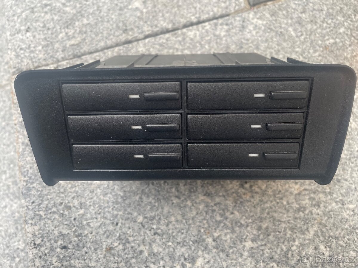VW Golf 3 organizér na kazety FISCHER originál